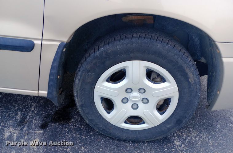 image for item DW0943 2007 Ford Freestar SE van