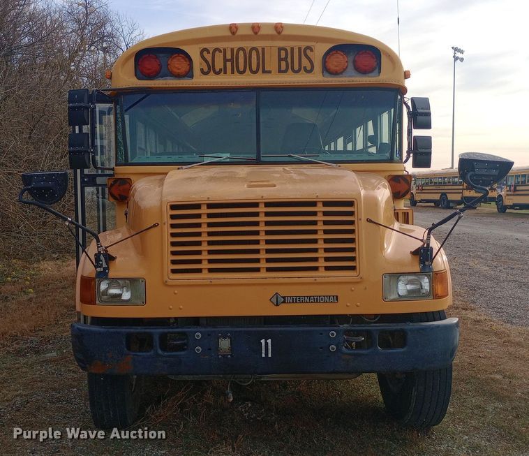 image for item DW0944 2003 International  3800 school bus