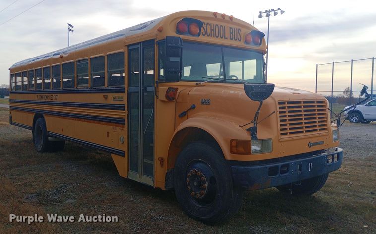 image for item DW0944 2003 International  3800 school bus