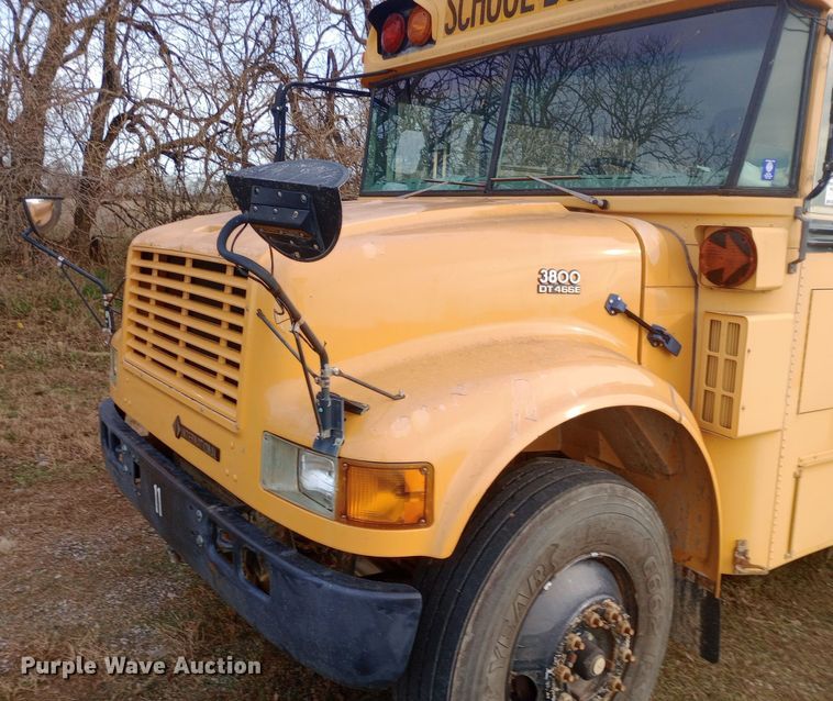 image for item DW0944 2003 International  3800 school bus