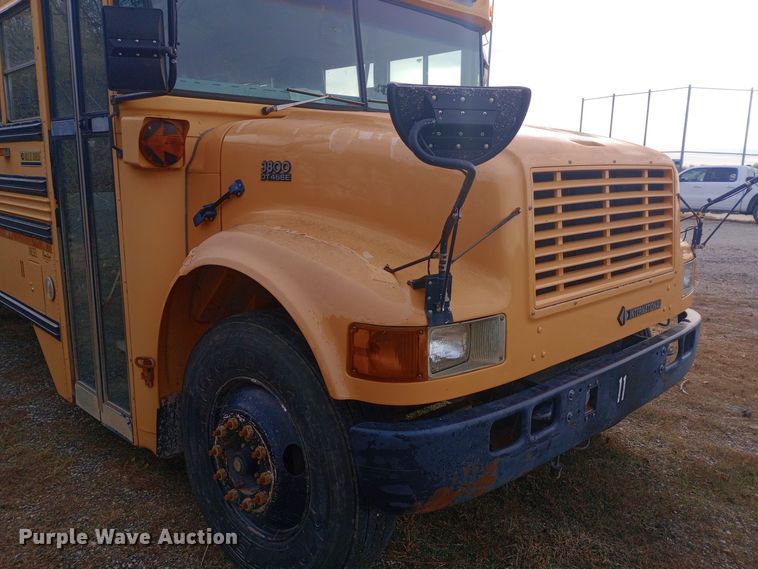image for item DW0944 2003 International  3800 school bus
