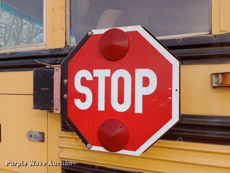 image for item DW0944 2003 International  3800 school bus