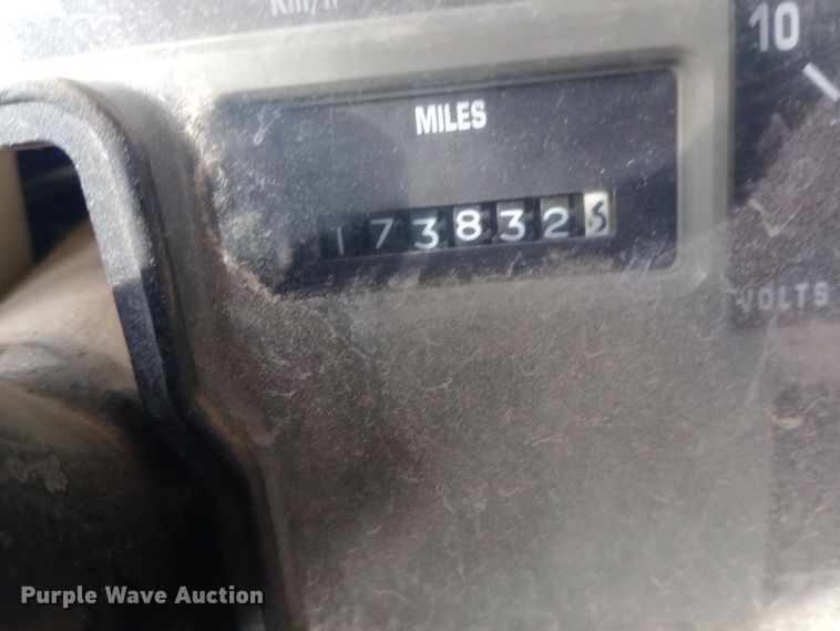 image for item DW0944 2003 International  3800 school bus