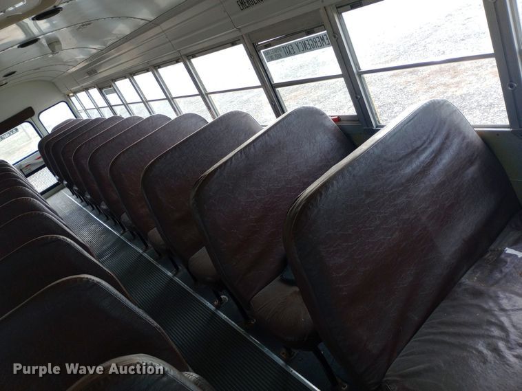 image for item DW0944 2003 International  3800 school bus