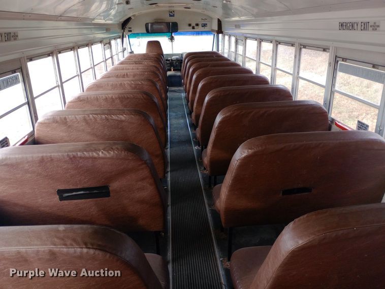 image for item DW0944 2003 International  3800 school bus