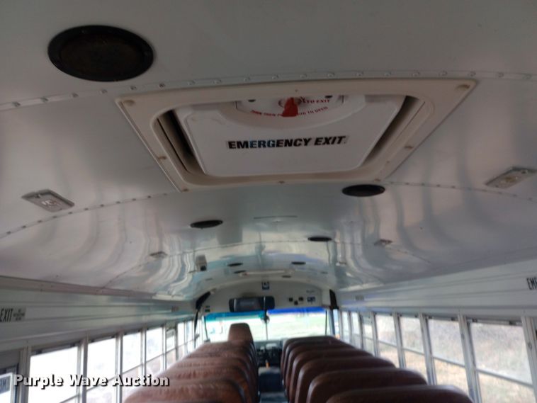 image for item DW0944 2003 International  3800 school bus