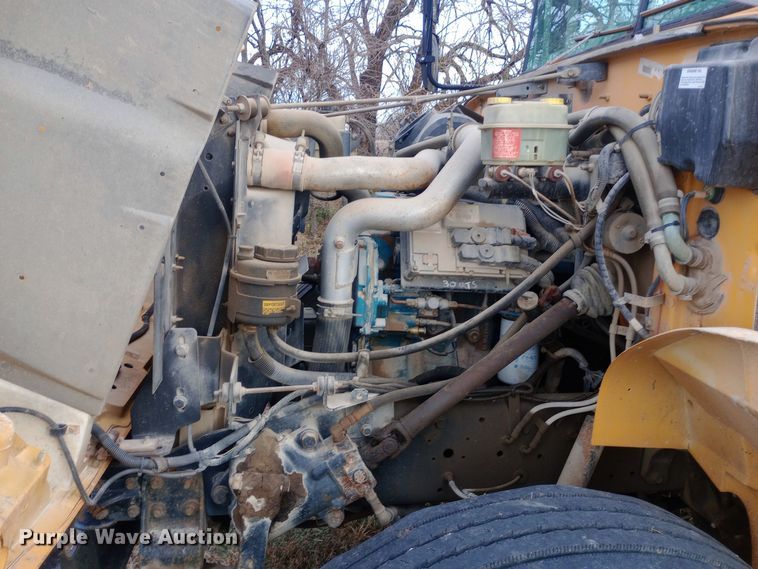 image for item DW0944 2003 International  3800 school bus