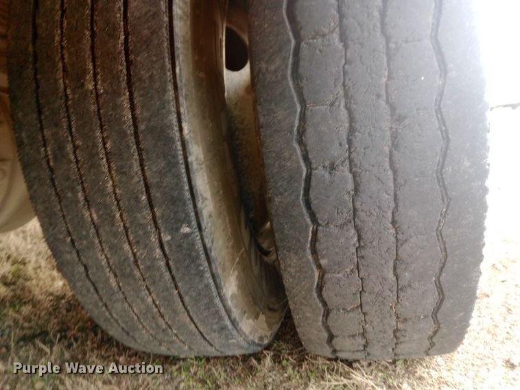 image for item DW0944 2003 International  3800 school bus