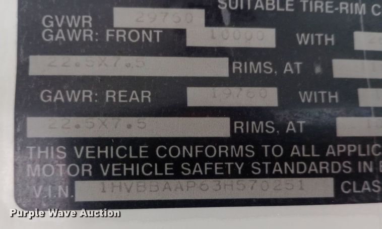 image for item DW0944 2003 International  3800 school bus