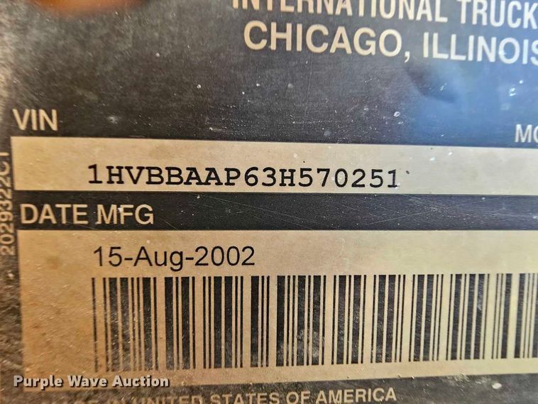 image for item DW0944 2003 International  3800 school bus