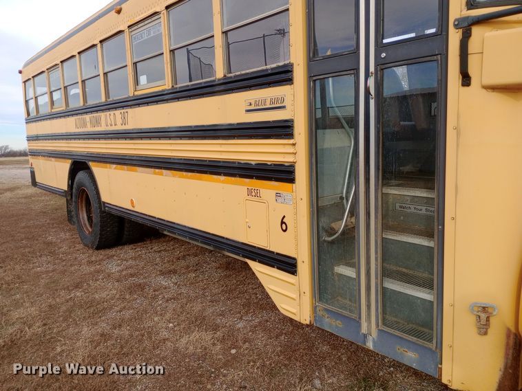 image for item DW0945 1999 International 3800 school bus