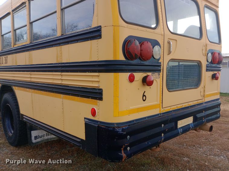 image for item DW0945 1999 International 3800 school bus