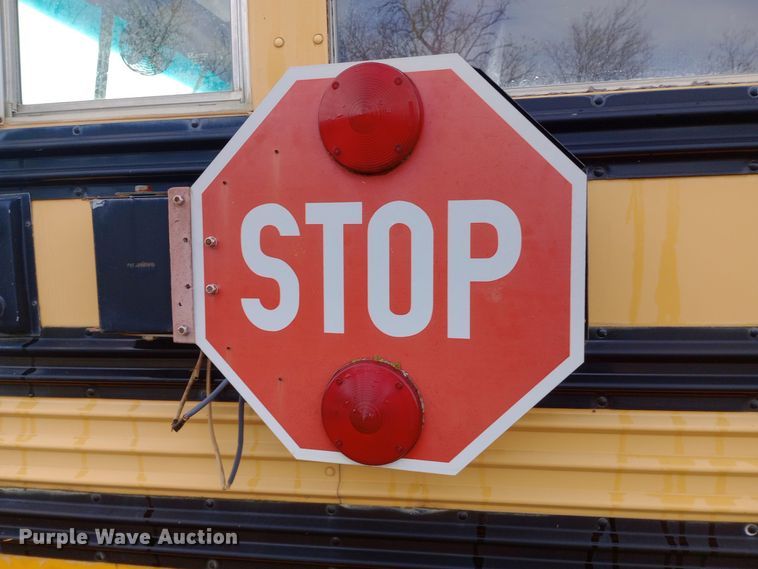 image for item DW0945 1999 International 3800 school bus