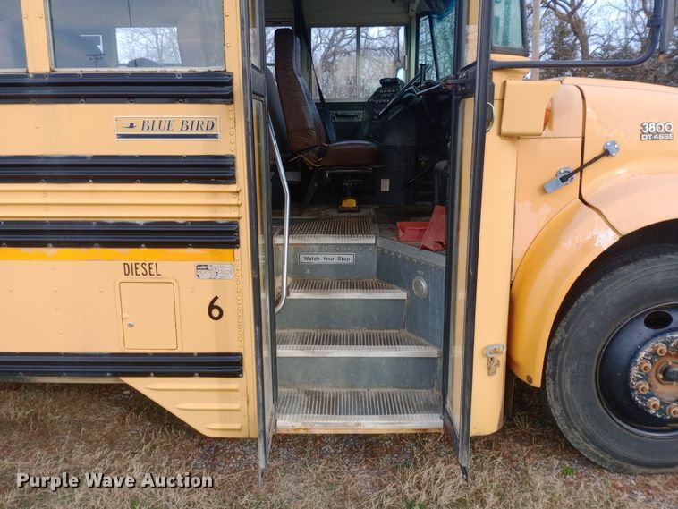 image for item DW0945 1999 International 3800 school bus