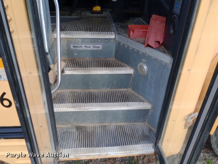 image for item DW0945 1999 International 3800 school bus