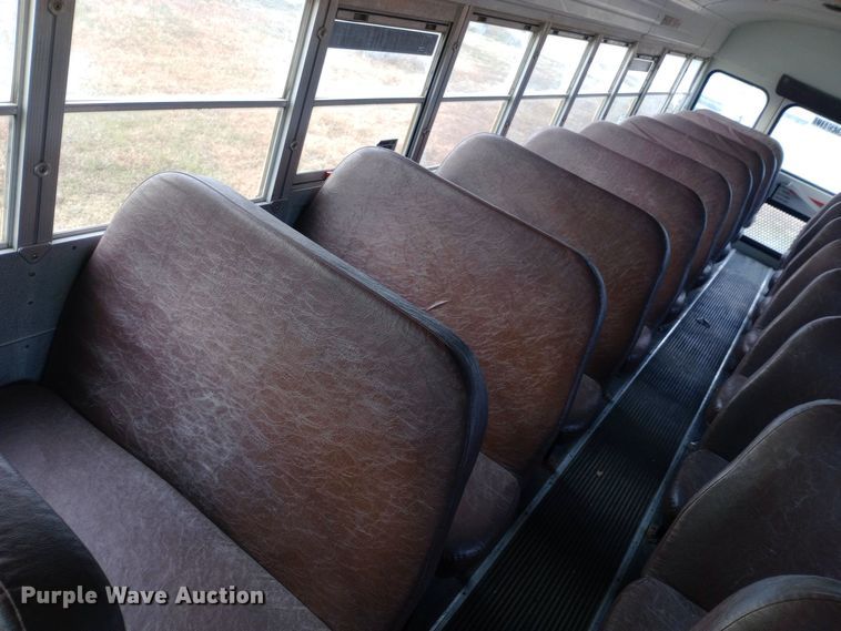 image for item DW0945 1999 International 3800 school bus