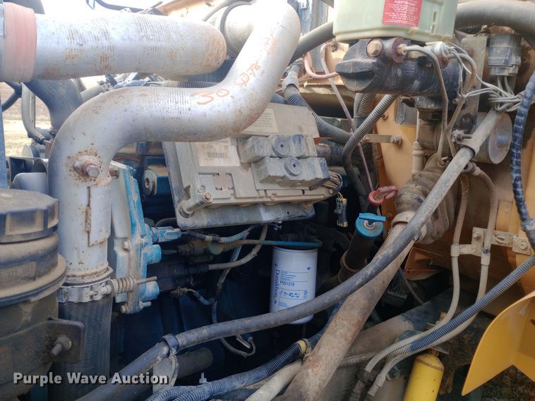 image for item DW0945 1999 International 3800 school bus