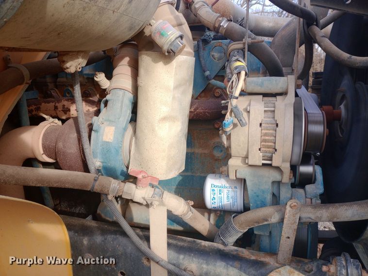 image for item DW0945 1999 International 3800 school bus