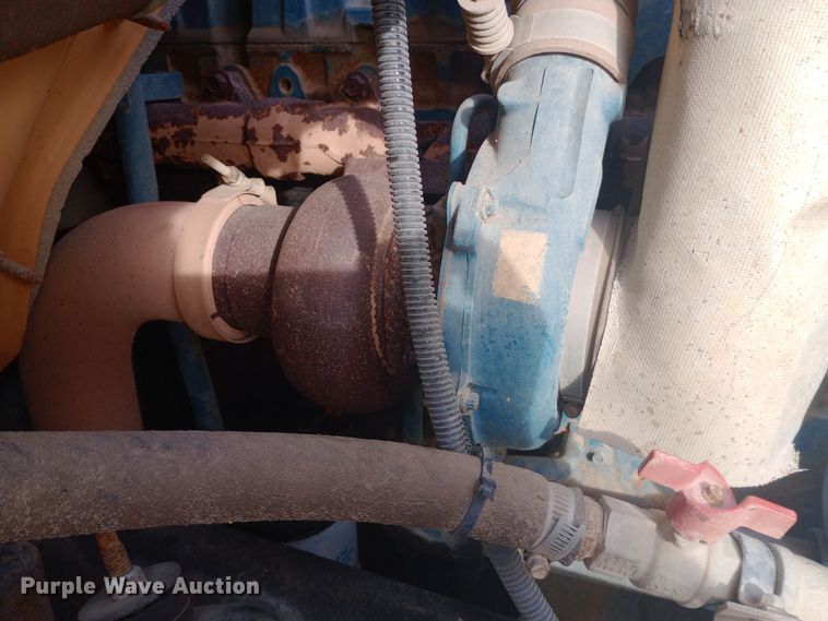 image for item DW0945 1999 International 3800 school bus