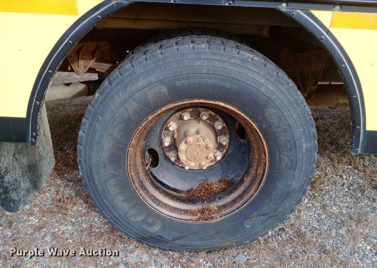 image for item DW0945 1999 International 3800 school bus