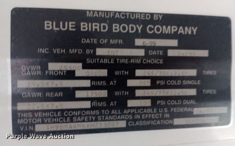 image for item DW0945 1999 International 3800 school bus