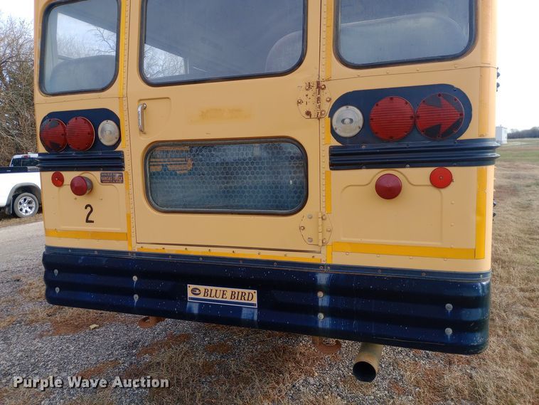 image for item DW0946 2000 International 3800 school bus