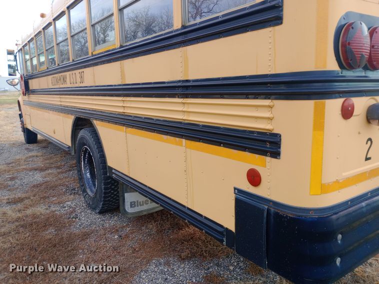 image for item DW0946 2000 International 3800 school bus