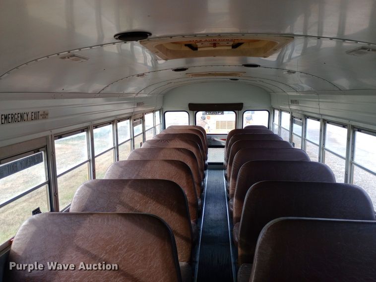 image for item DW0946 2000 International 3800 school bus