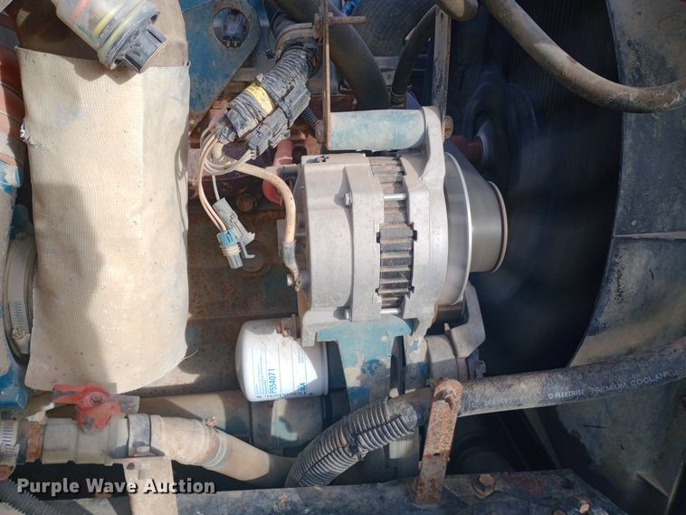 image for item DW0946 2000 International 3800 school bus