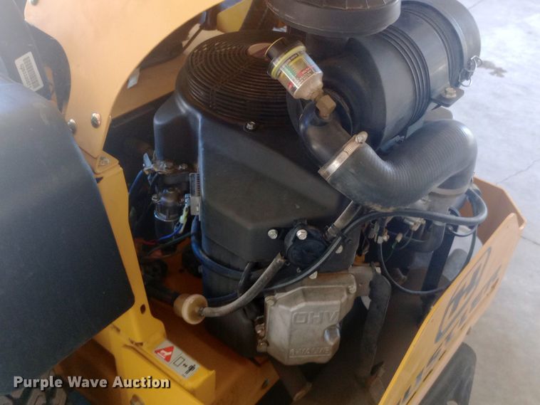 image for item DW0996 2014 Hustler Super Z Hyperdrive ZTR lawn mower