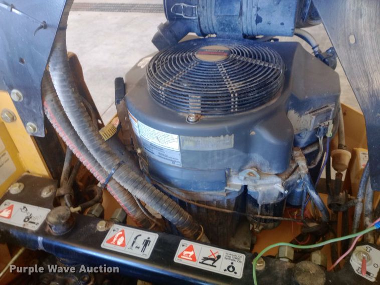 image for item DW0996 2014 Hustler Super Z Hyperdrive ZTR lawn mower