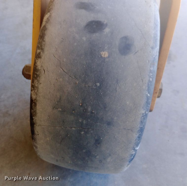 image for item DW0996 2014 Hustler Super Z Hyperdrive ZTR lawn mower