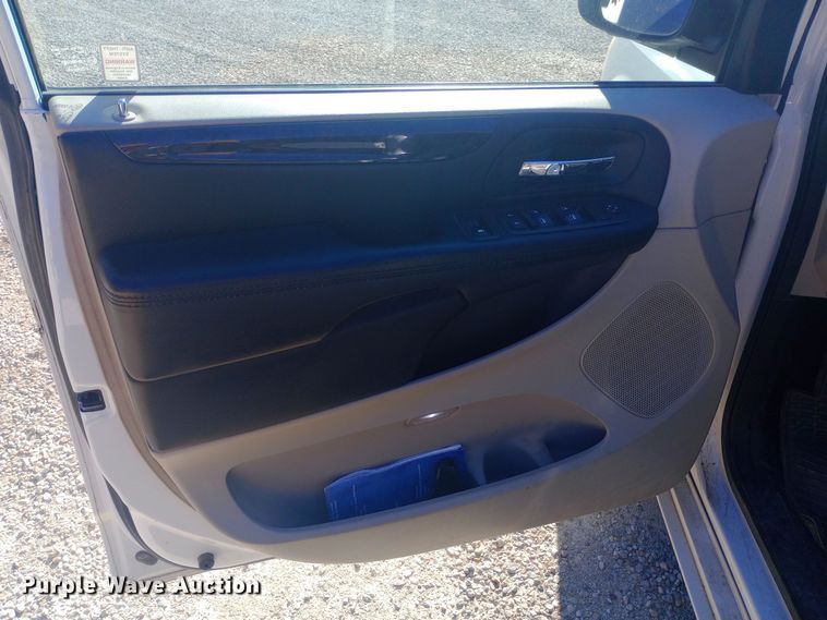 image for item DW0997 2014 Dodge Grand Caravan SXT van