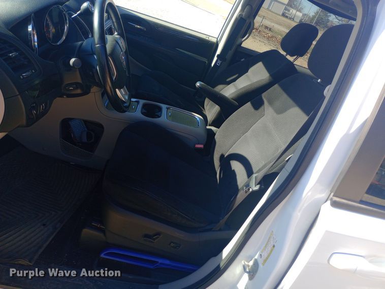 image for item DW0997 2014 Dodge Grand Caravan SXT van