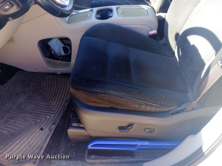 image for item DW0997 2014 Dodge Grand Caravan SXT van