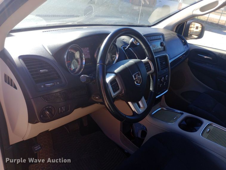 image for item DW0997 2014 Dodge Grand Caravan SXT van