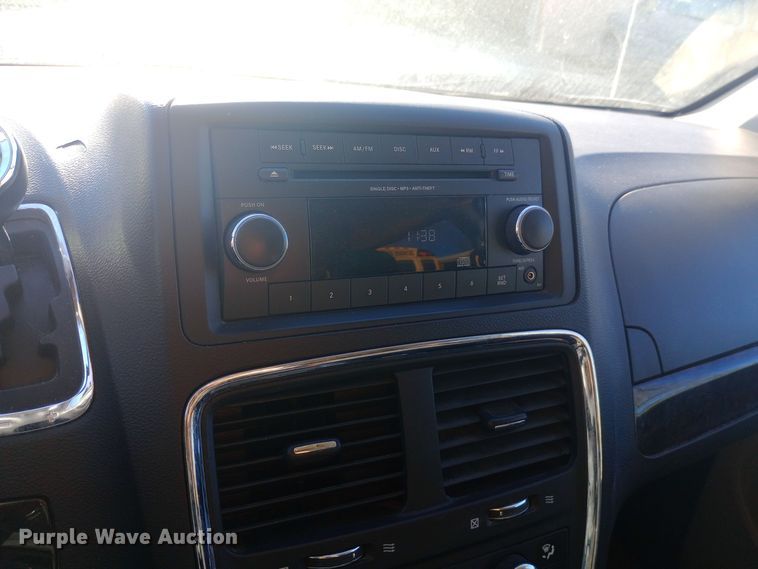 image for item DW0997 2014 Dodge Grand Caravan SXT van