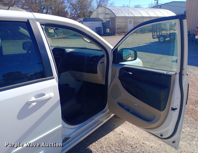 image for item DW0997 2014 Dodge Grand Caravan SXT van