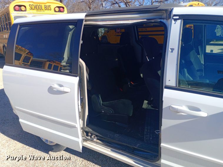 image for item DW0997 2014 Dodge Grand Caravan SXT van