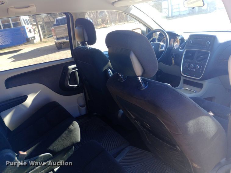 image for item DW0997 2014 Dodge Grand Caravan SXT van