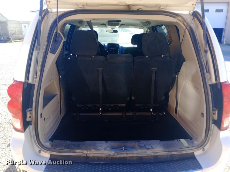 image for item DW0997 2014 Dodge Grand Caravan SXT van