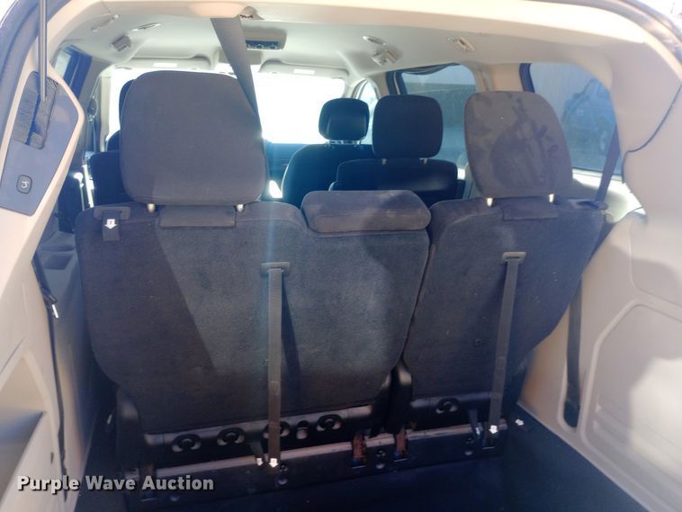 image for item DW0997 2014 Dodge Grand Caravan SXT van