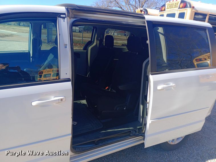 image for item DW0997 2014 Dodge Grand Caravan SXT van
