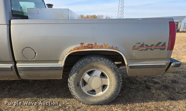 image for item DW3865 1998 GMC Sierra K1500 Ext. Cab pickup truck