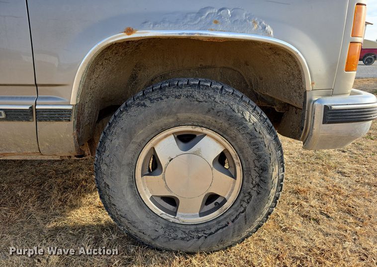 image for item DW3865 1998 GMC Sierra K1500 Ext. Cab pickup truck