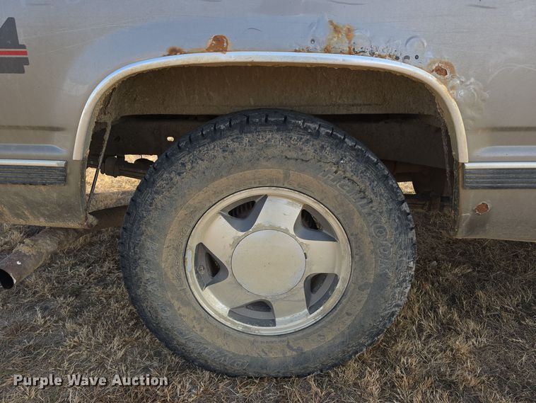 image for item DW3865 1998 GMC Sierra K1500 Ext. Cab pickup truck