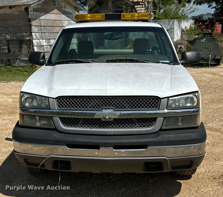 image for item DX0913 2004 Chevrolet Silverado 1500 pickup truck