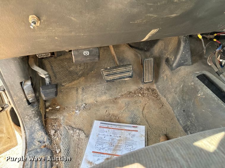 image for item DX0913 2004 Chevrolet Silverado 1500 pickup truck