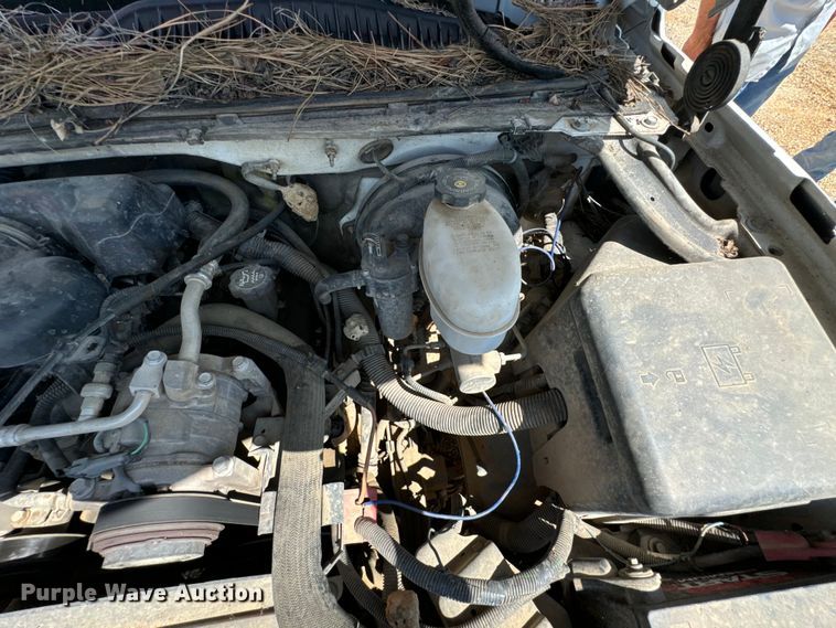 image for item DX0913 2004 Chevrolet Silverado 1500 pickup truck