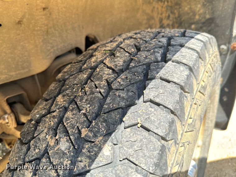 image for item DX0913 2004 Chevrolet Silverado 1500 pickup truck